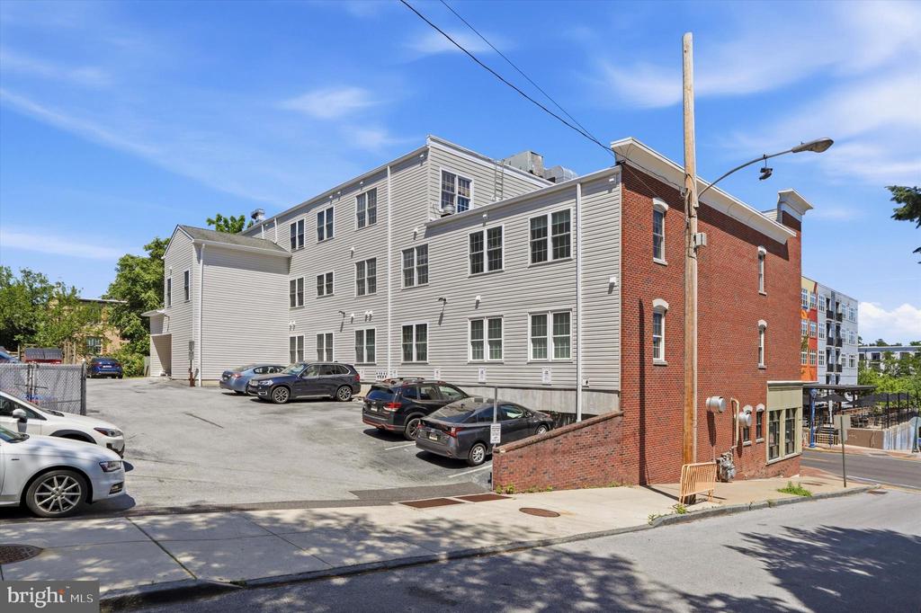 136 BRIDGE STREET Unit: 305