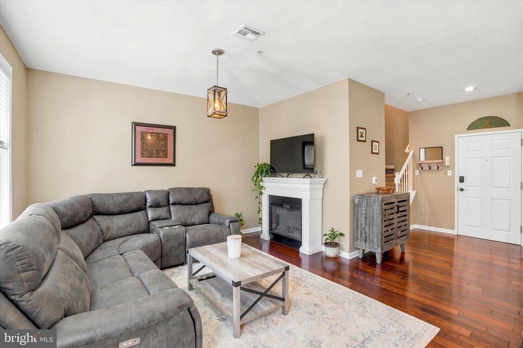 136 BRIDGE STREET Unit: 305