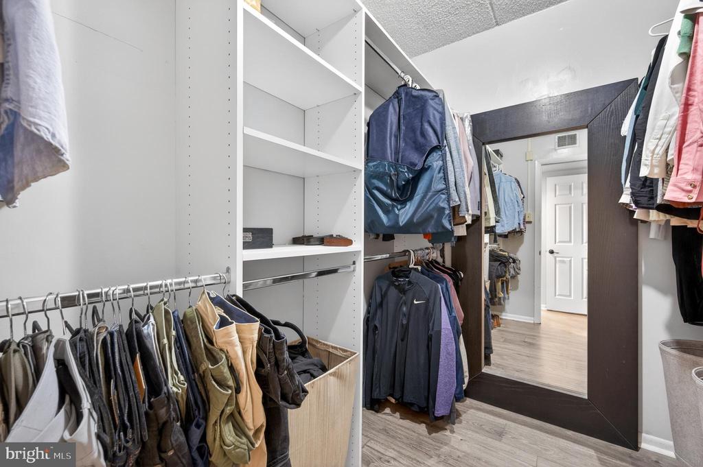 246 SUMMIT HOUSE Unit: 246