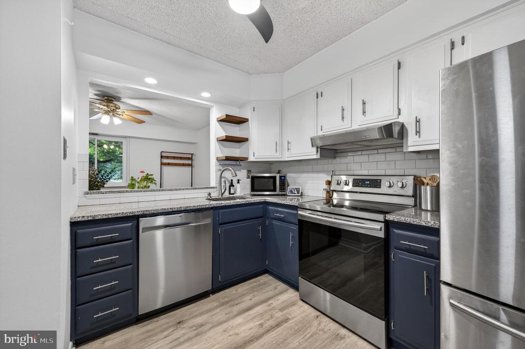 246 SUMMIT HOUSE Unit: 246