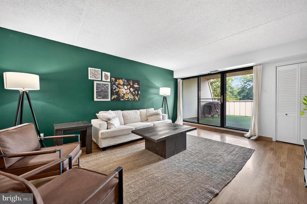 246 SUMMIT HOUSE Unit: 246