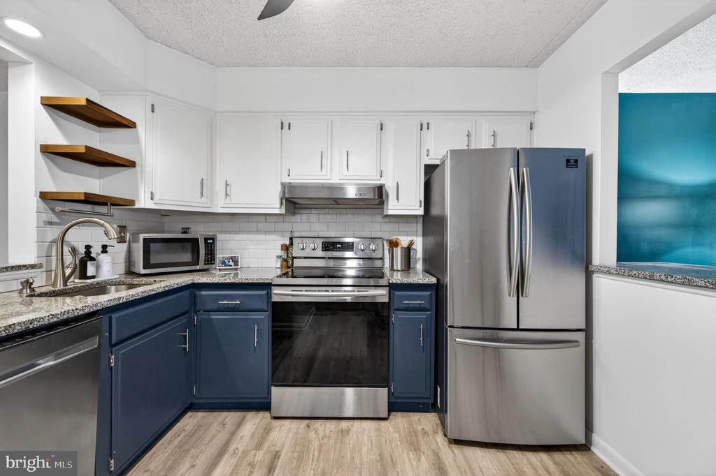 246 SUMMIT HOUSE Unit: 246