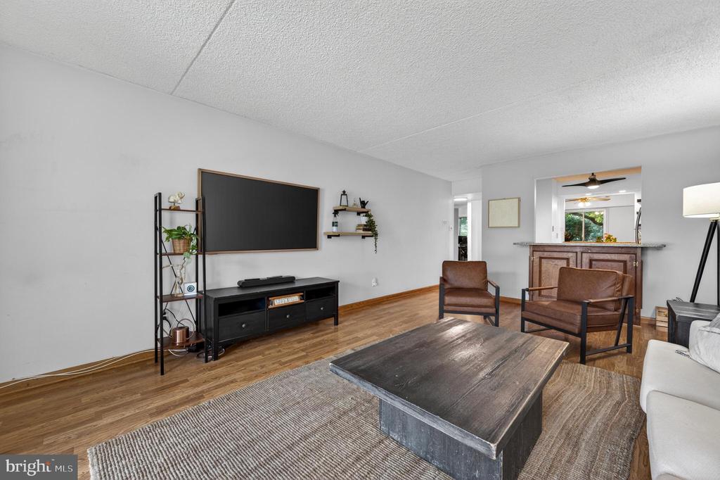 246 SUMMIT HOUSE Unit: 246