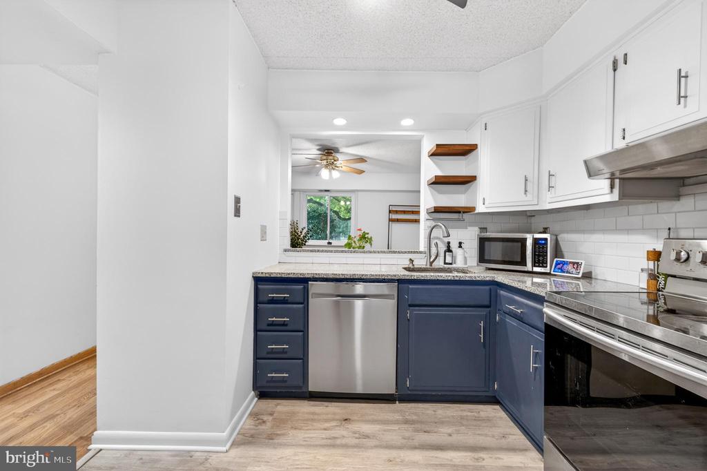 246 SUMMIT HOUSE Unit: 246