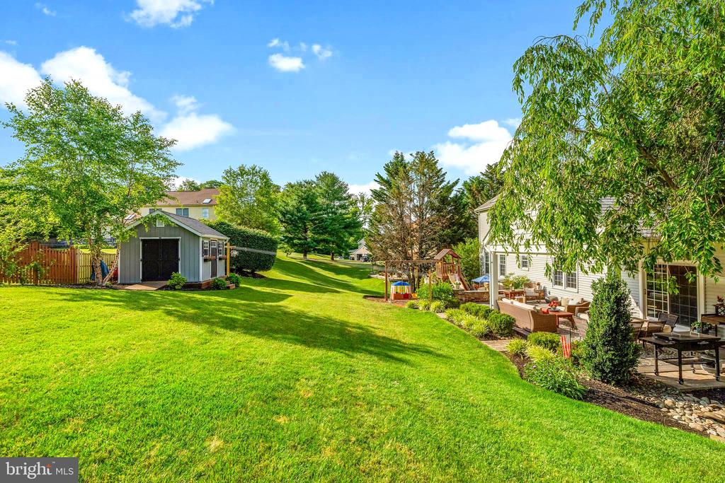 1110 COTSWOLD LANE
