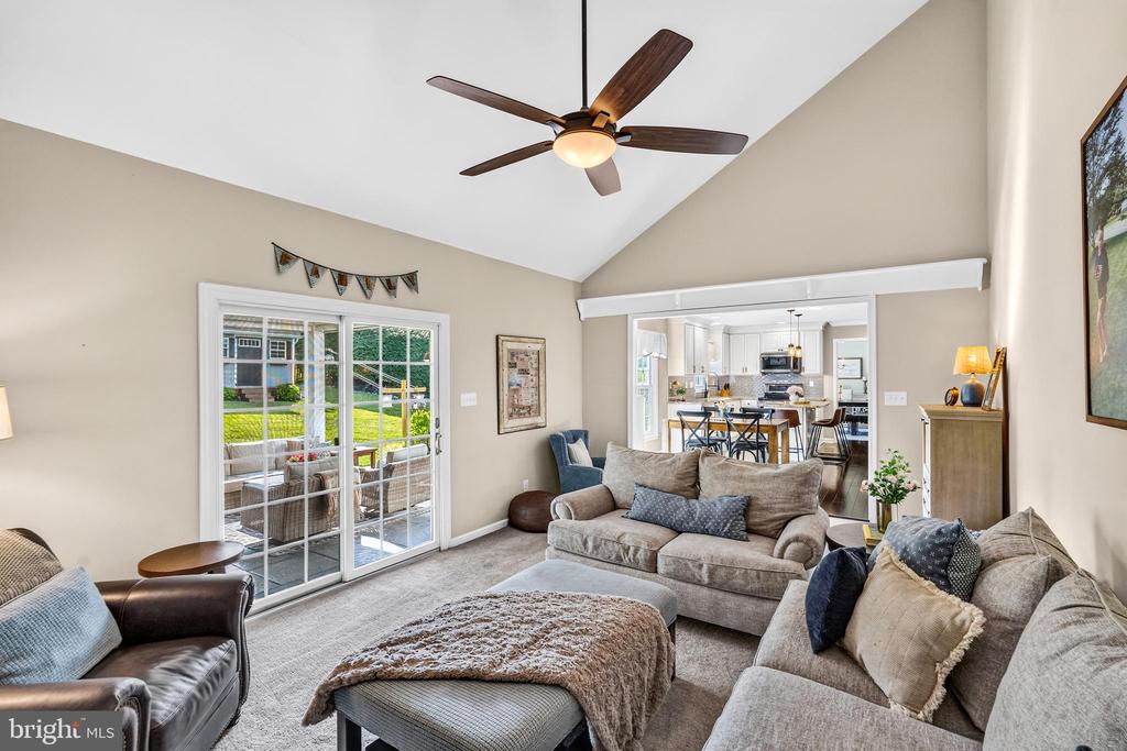 1110 COTSWOLD LANE