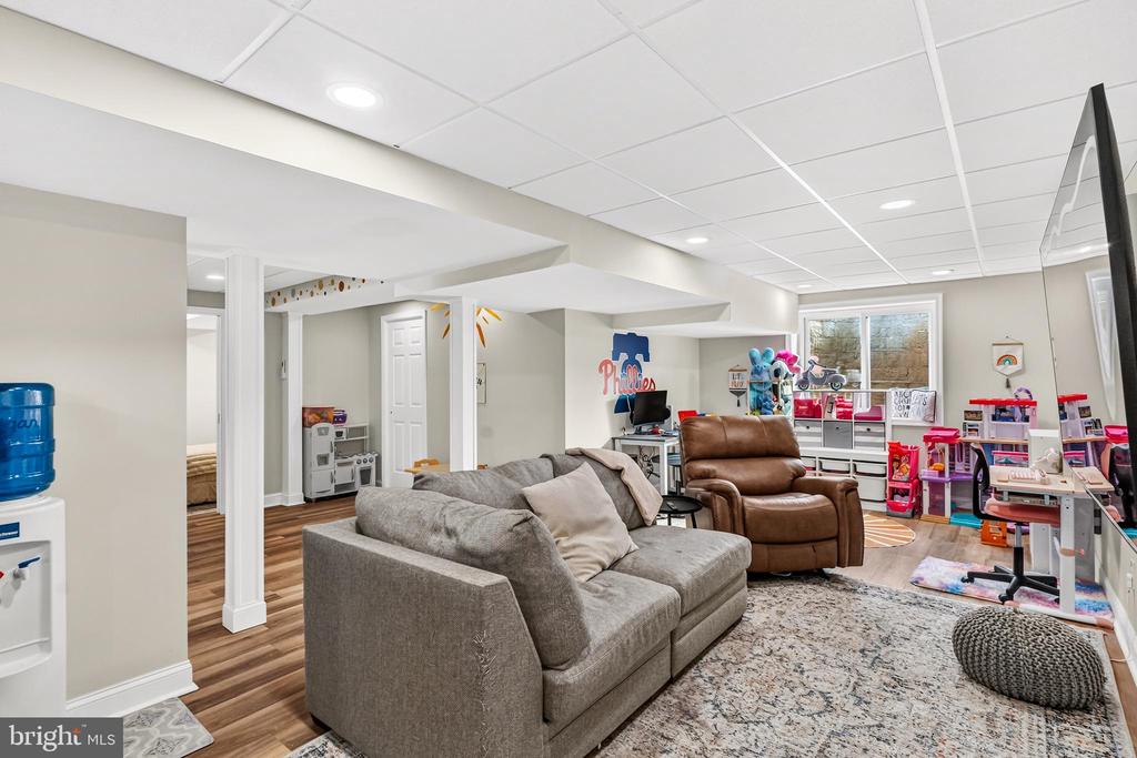1110 COTSWOLD LANE