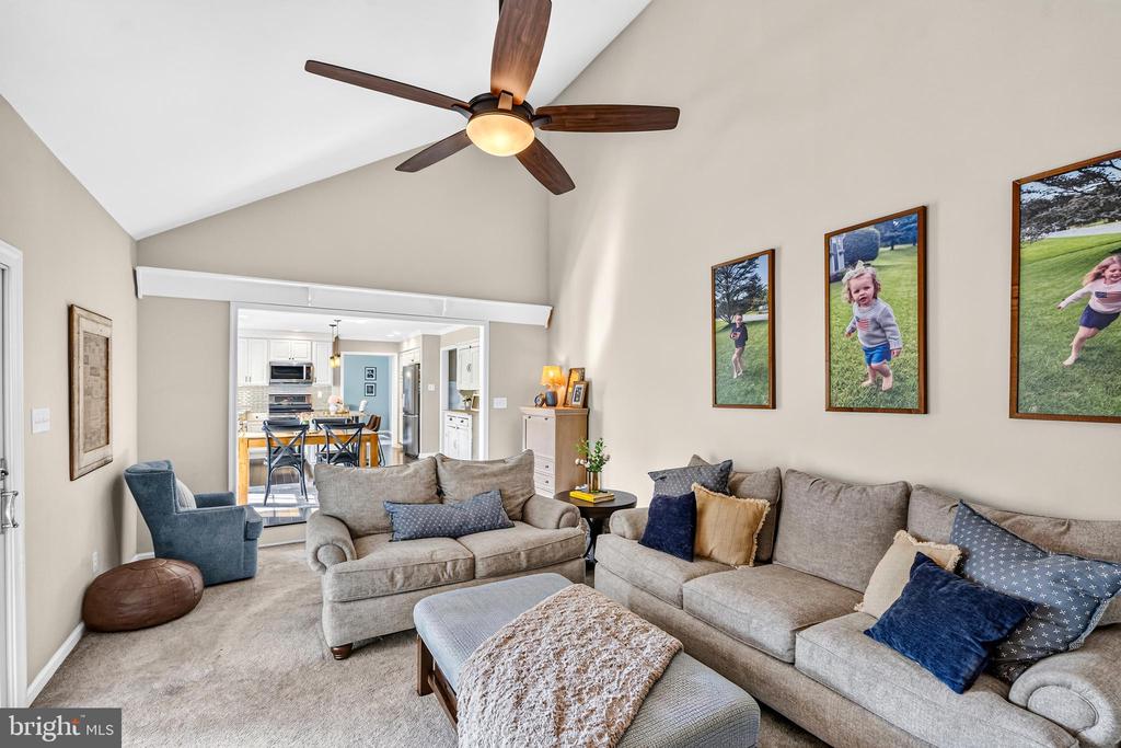 1110 COTSWOLD LANE