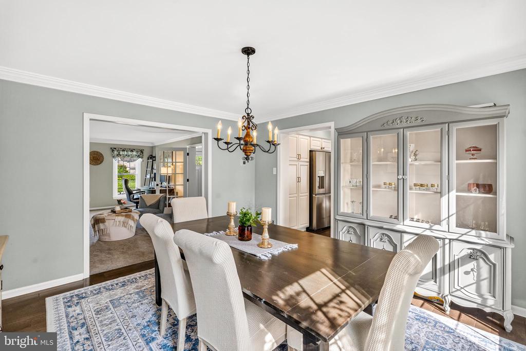 1110 COTSWOLD LANE