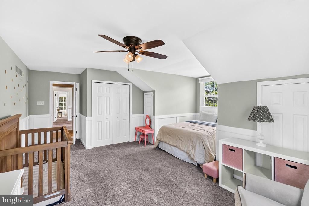 1110 COTSWOLD LANE