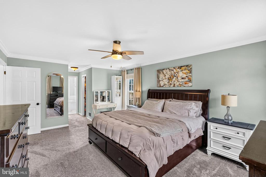 1110 COTSWOLD LANE