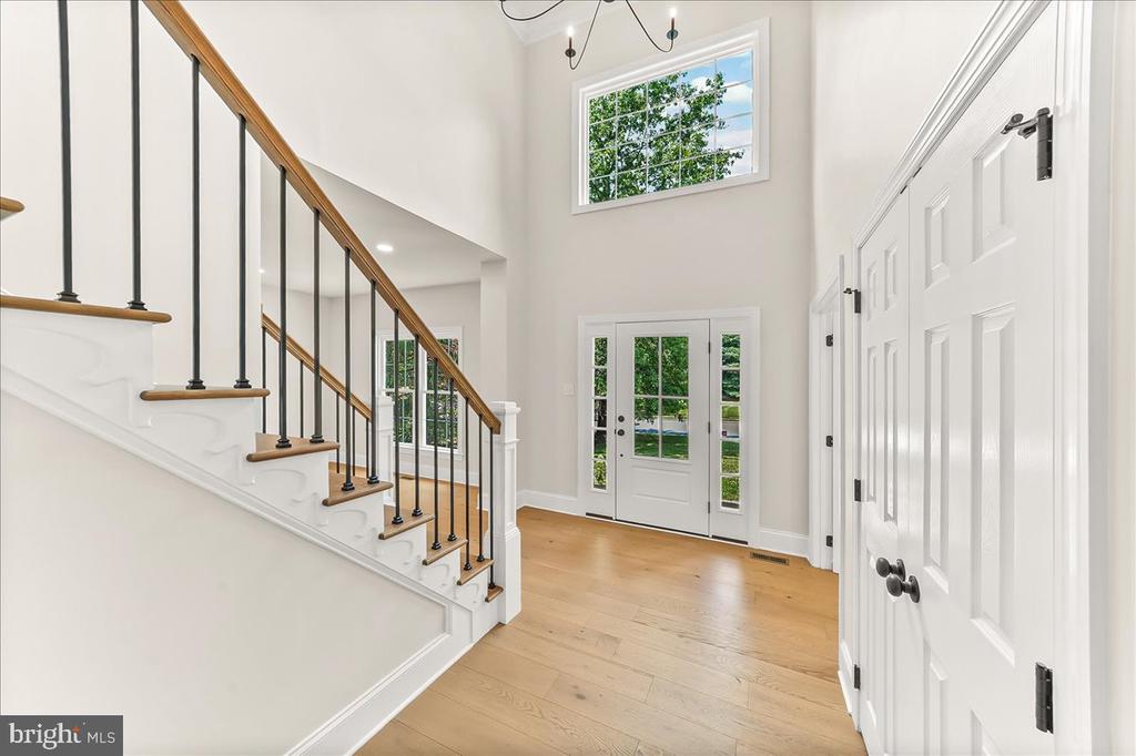 804 WAVERLY ROAD