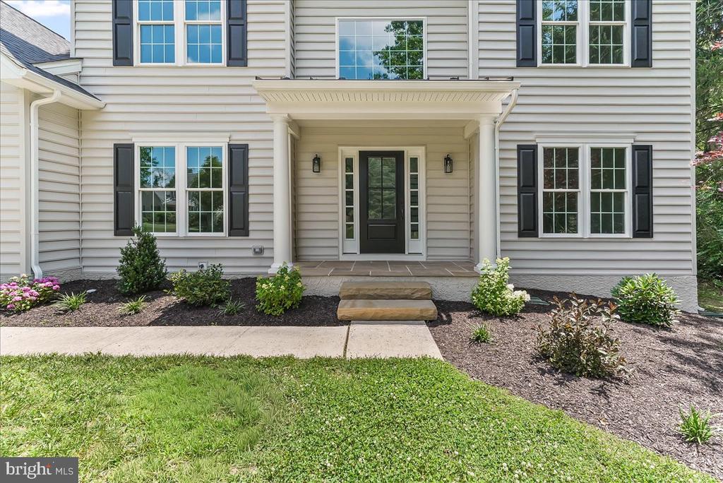 804 WAVERLY ROAD