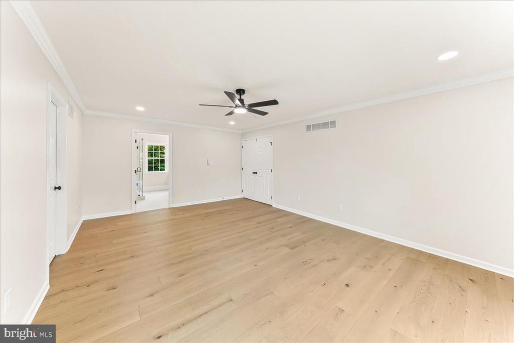 804 WAVERLY ROAD