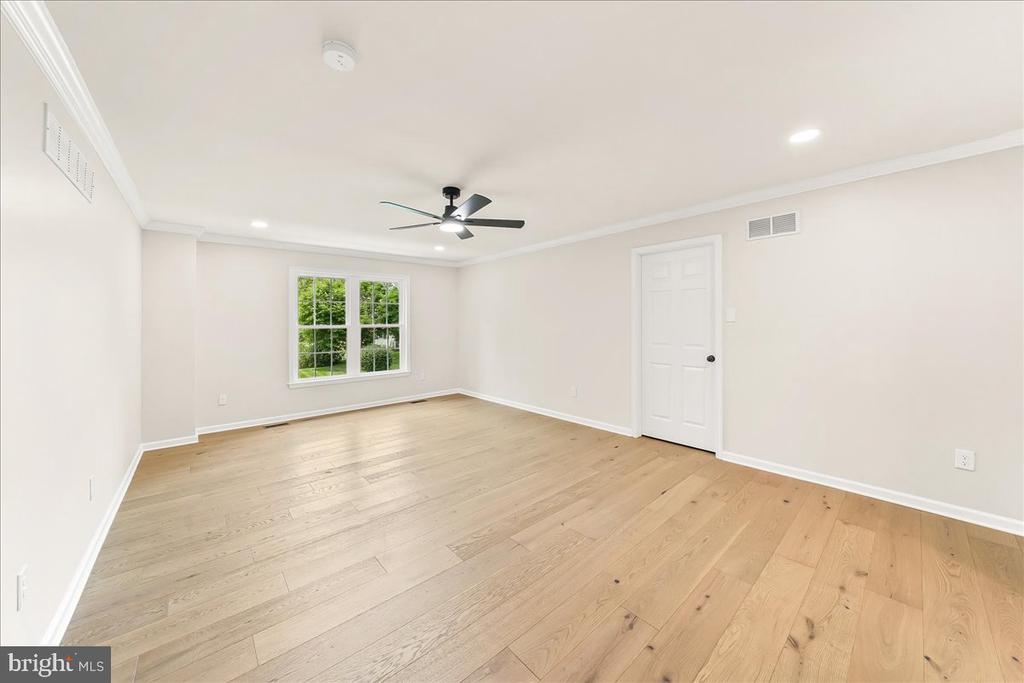 804 WAVERLY ROAD