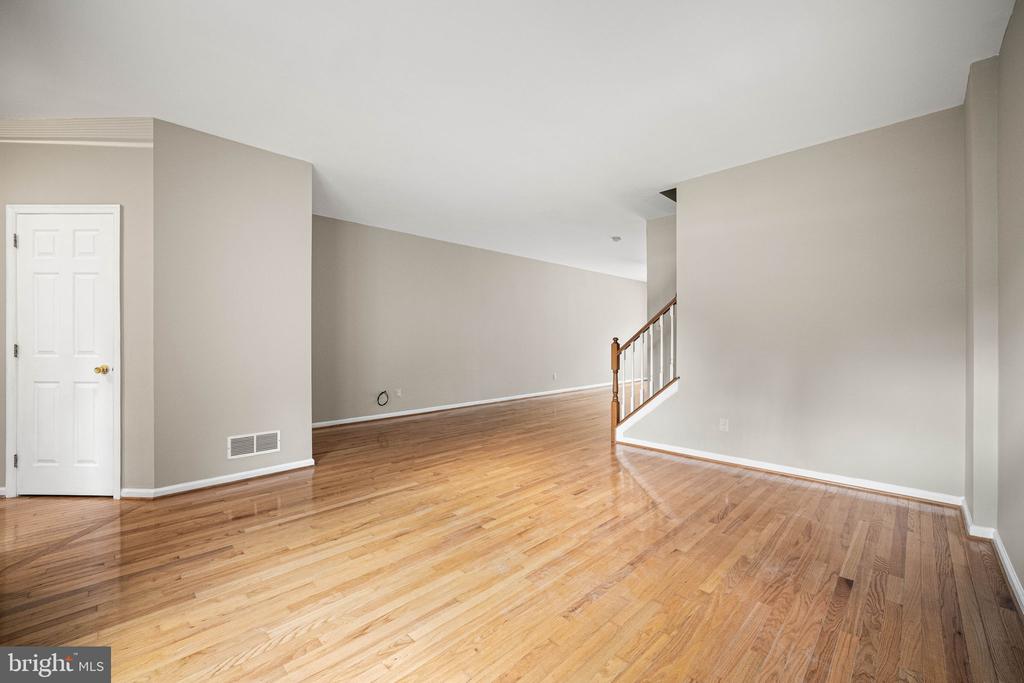 544 CORK CIRCLE