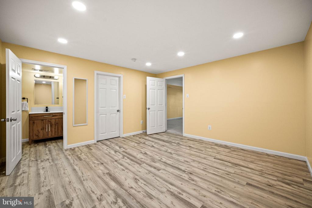 544 CORK CIRCLE