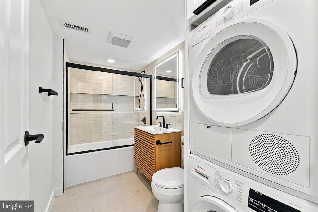 30 N WATERLOO ROAD Unit: 17