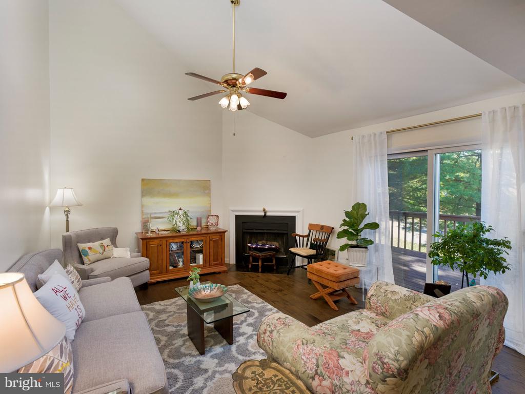 38 LAKEVIEW COURT Unit: 38