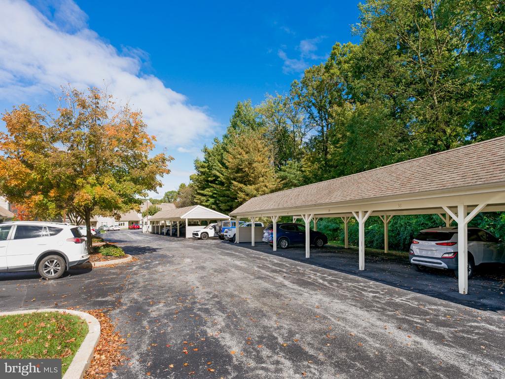 38 LAKEVIEW COURT Unit: 38