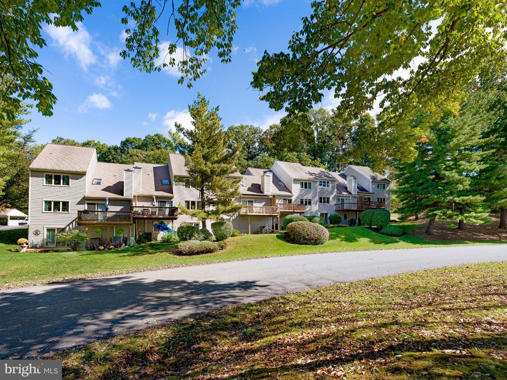 38 LAKEVIEW COURT Unit: 38