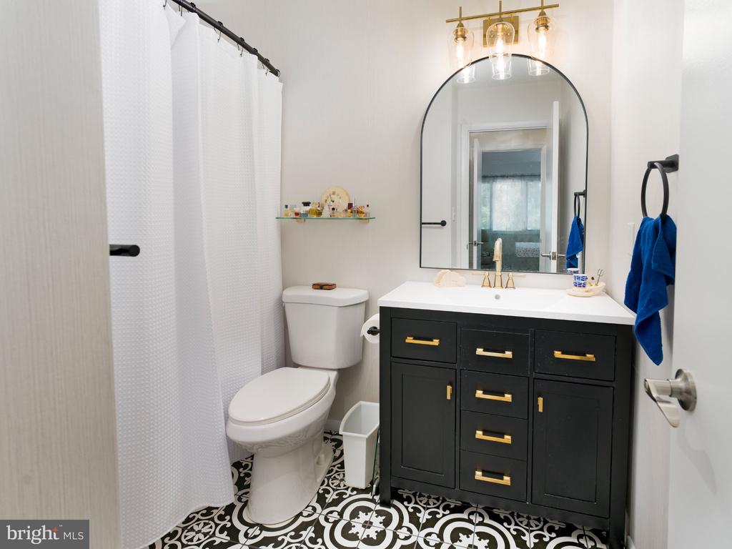 38 LAKEVIEW COURT Unit: 38