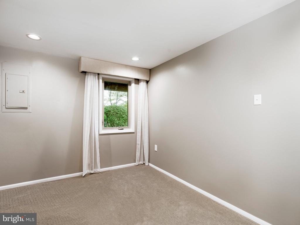 38 LAKEVIEW COURT Unit: 38