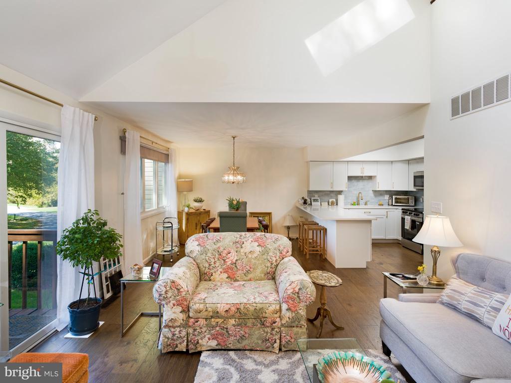 38 LAKEVIEW COURT Unit: 38