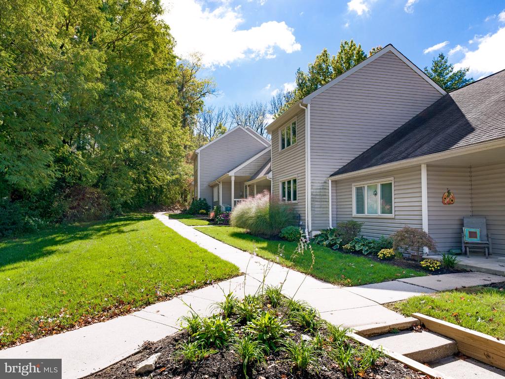 38 LAKEVIEW COURT Unit: 38