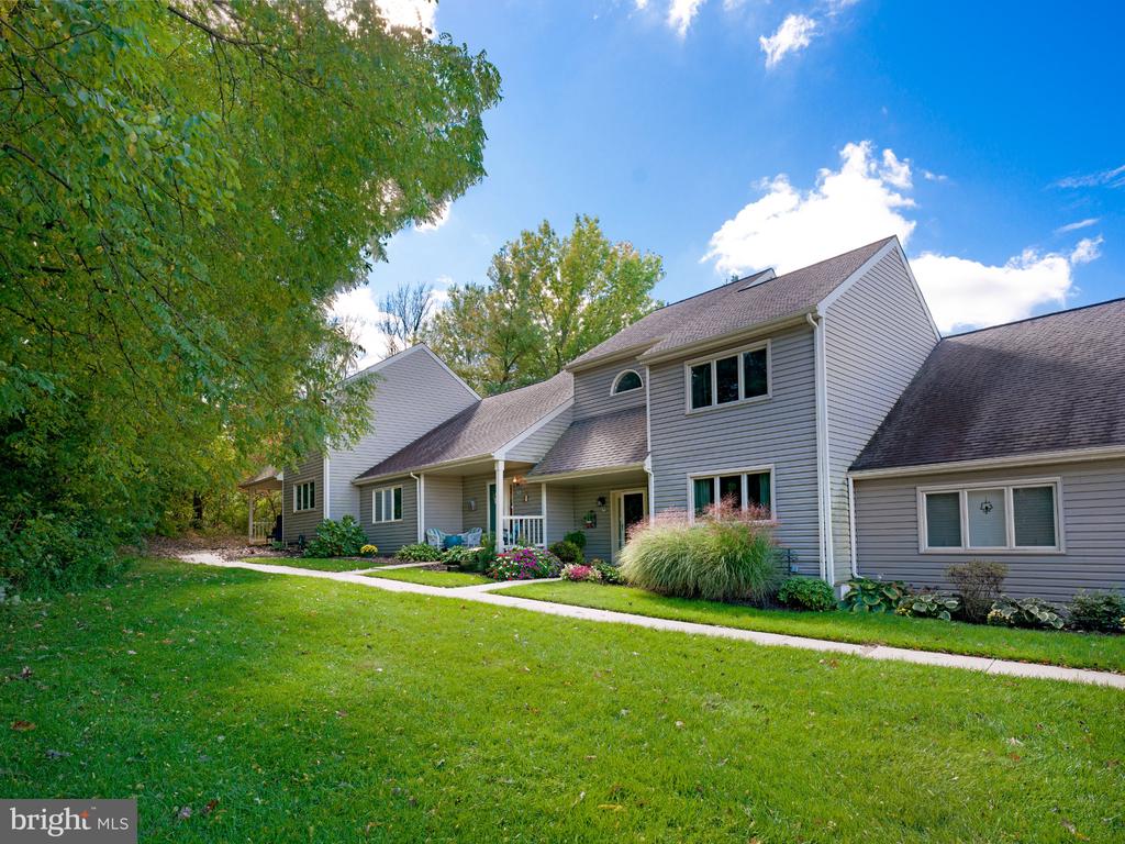 38 LAKEVIEW COURT Unit: 38