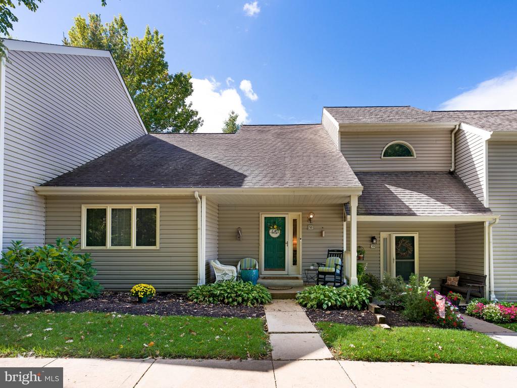 38 LAKEVIEW COURT Unit: 38