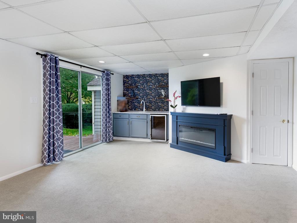 38 LAKEVIEW COURT Unit: 38