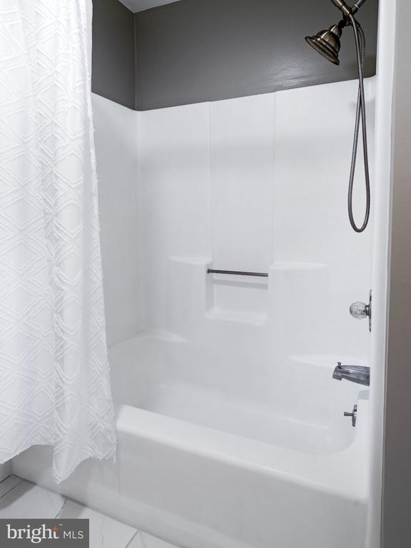 38 LAKEVIEW COURT Unit: 38