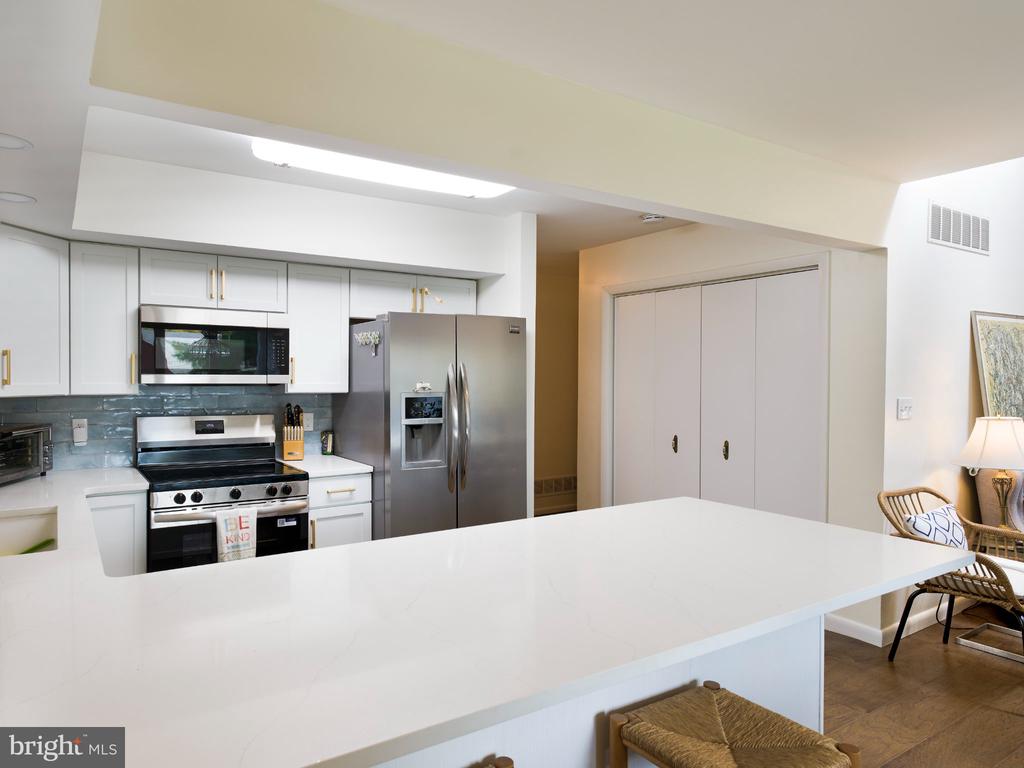 38 LAKEVIEW COURT Unit: 38