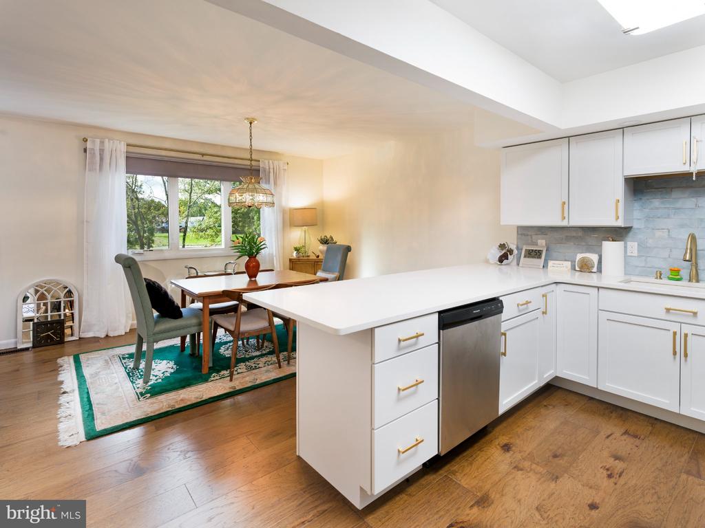 38 LAKEVIEW COURT Unit: 38