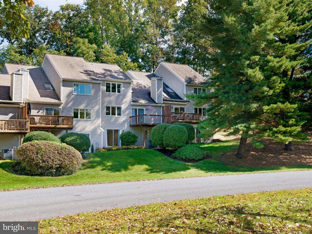 38 LAKEVIEW COURT Unit: 38