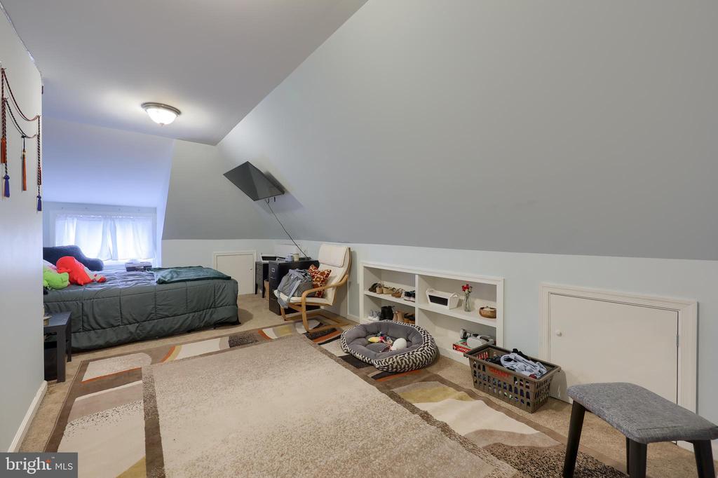 101 E AREBA AVENUE