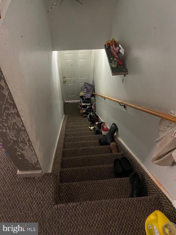 917 MAPLE TERRACE