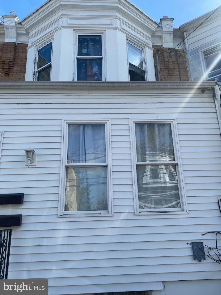 917 MAPLE TERRACE
