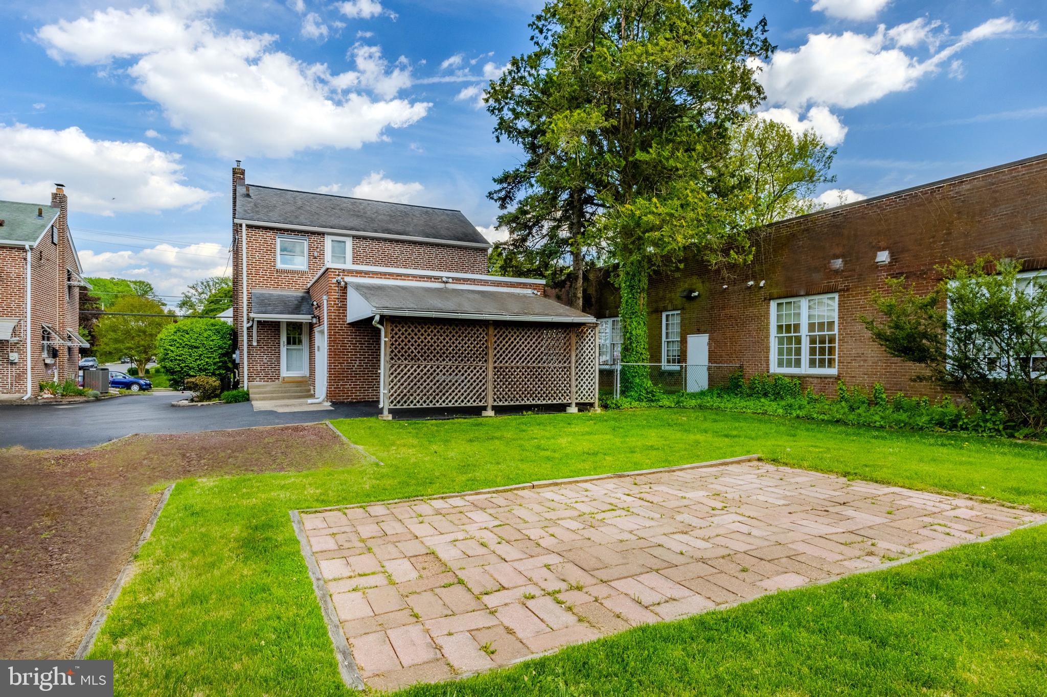 36 N BROOKSIDE ROAD