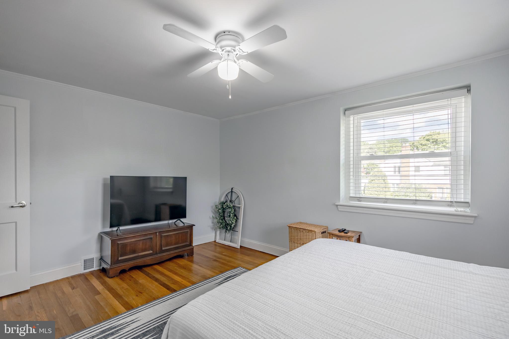 36 N BROOKSIDE ROAD