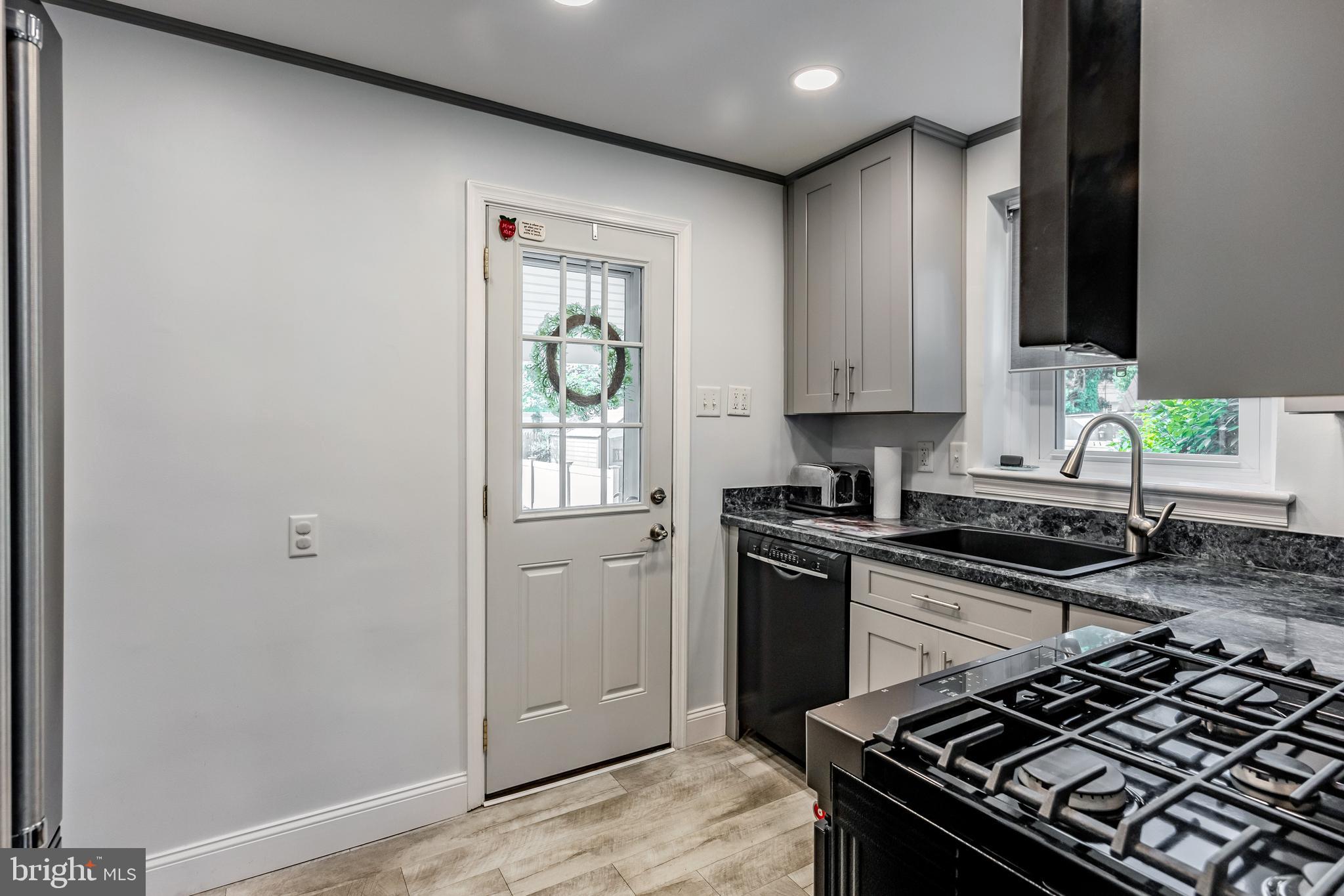 36 N BROOKSIDE ROAD