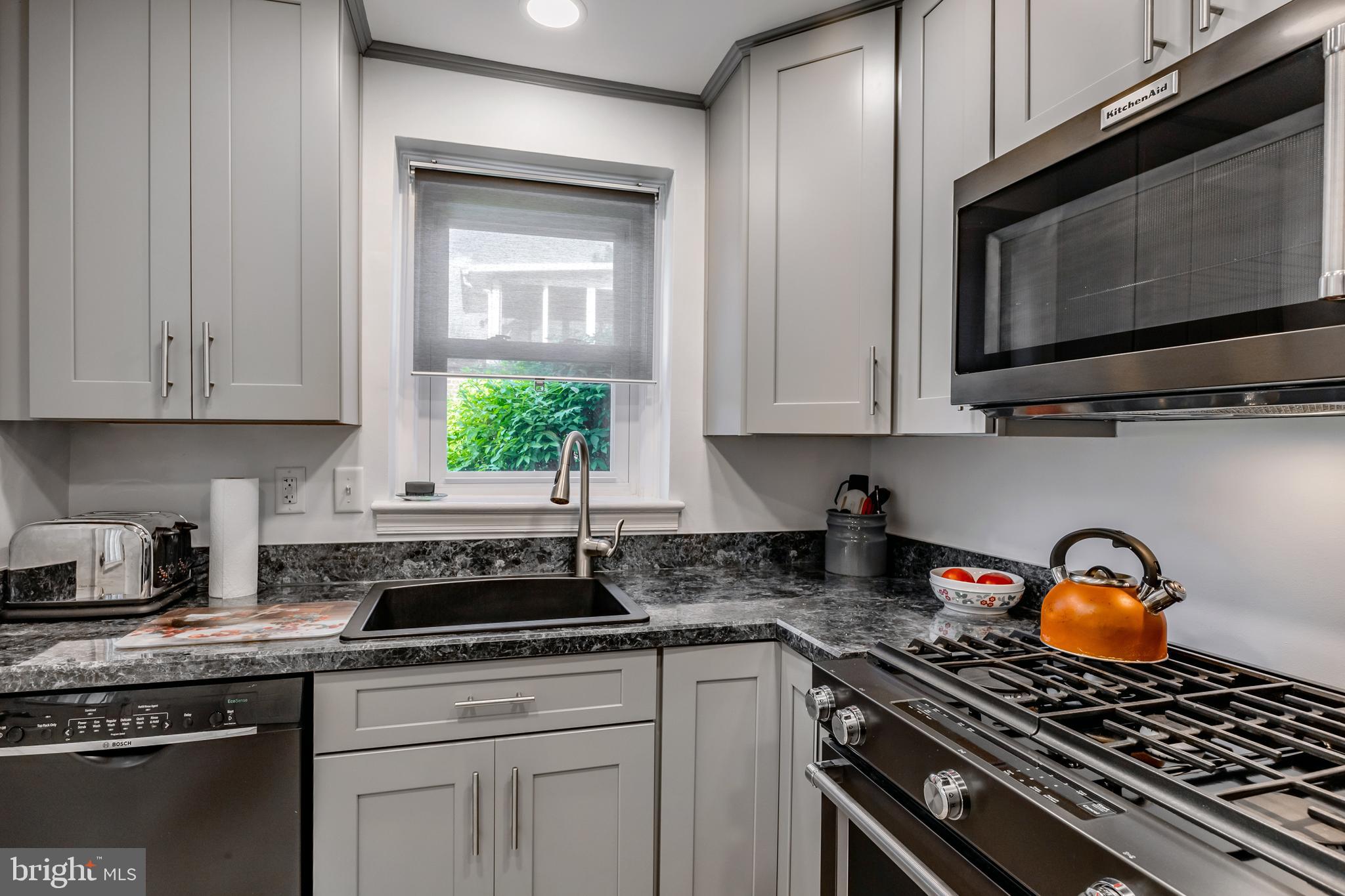 36 N BROOKSIDE ROAD