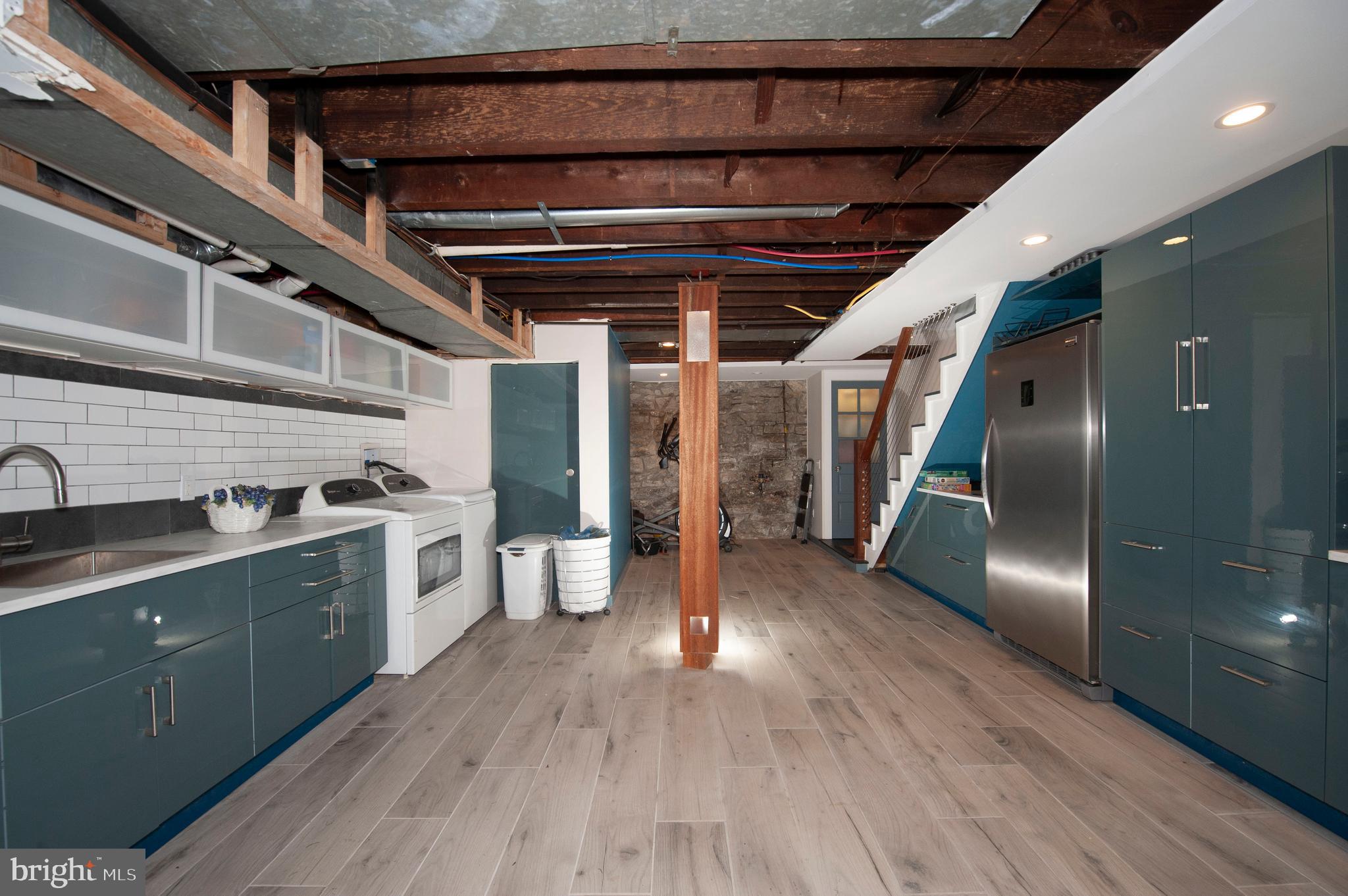 222 N ORANGE STREET