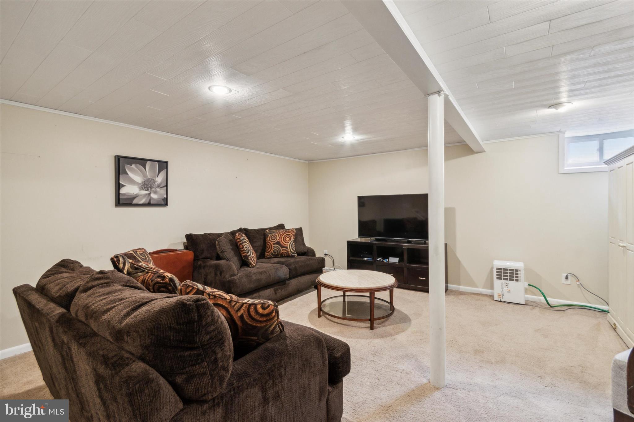 43 CABOT COURT