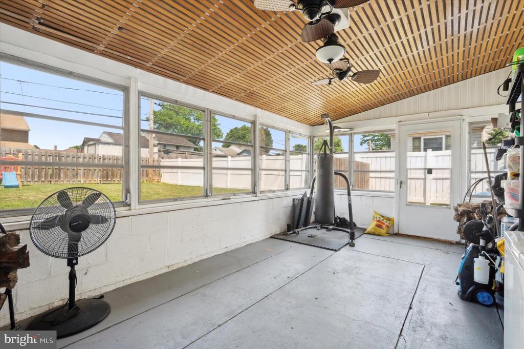 3667 DEEPWATER LANE