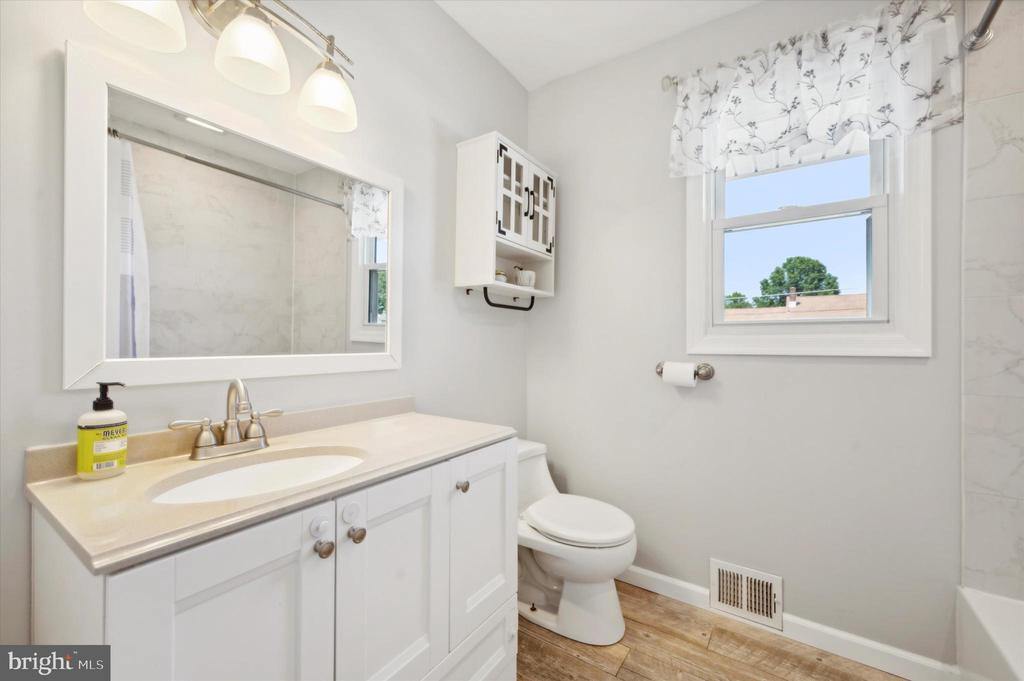 3667 DEEPWATER LANE