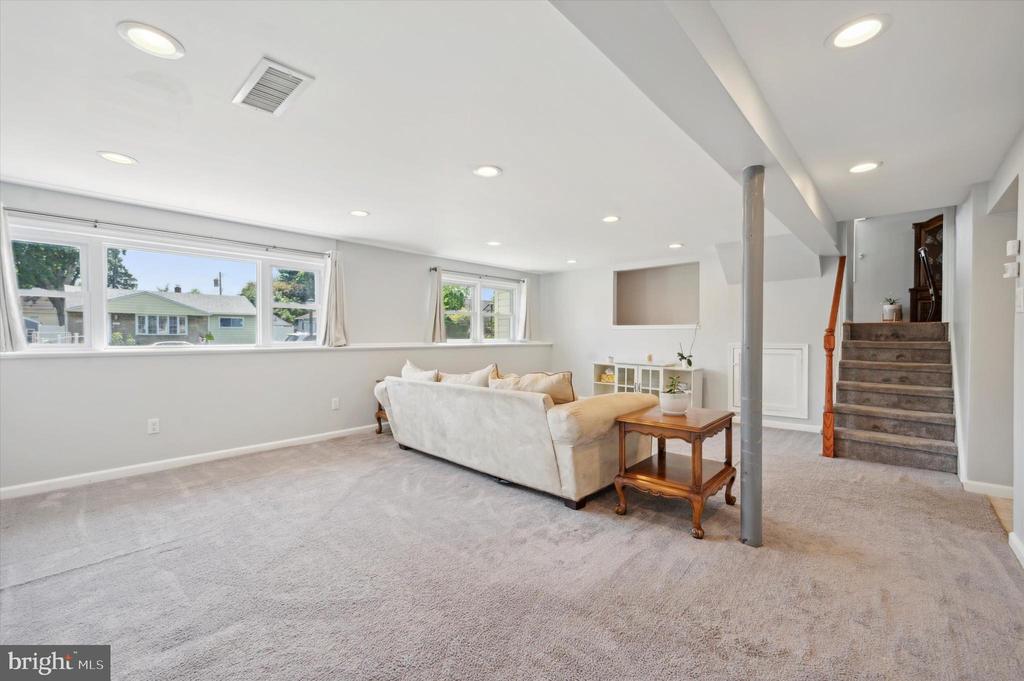 3667 DEEPWATER LANE
