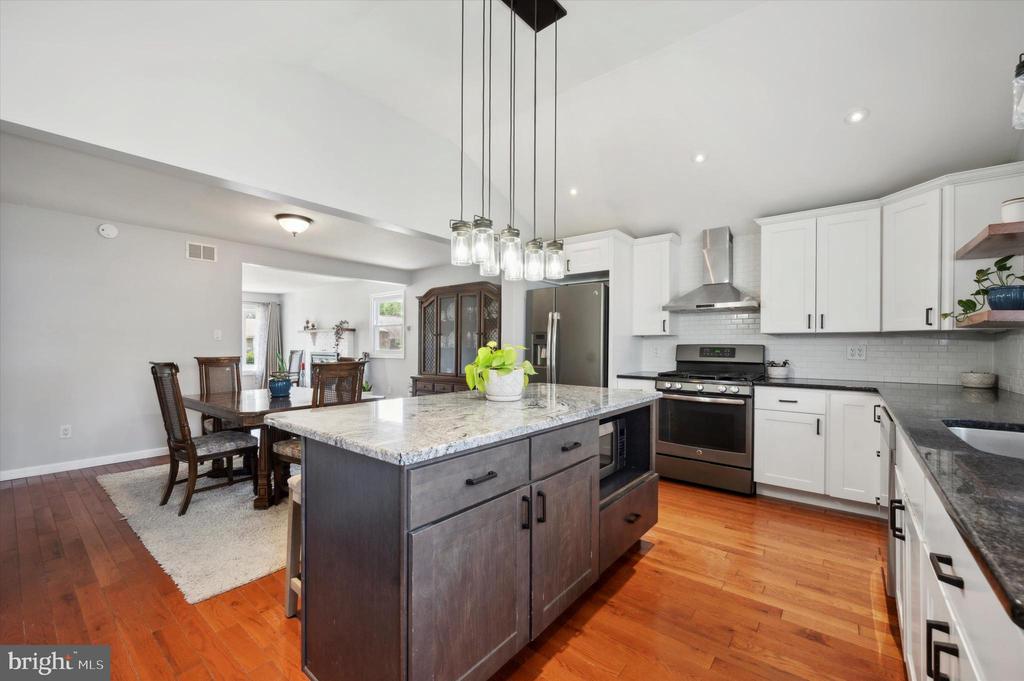 3667 DEEPWATER LANE