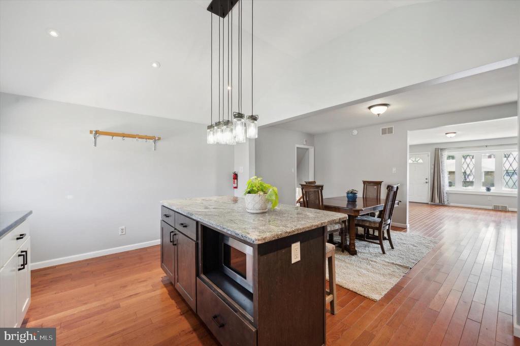 3667 DEEPWATER LANE